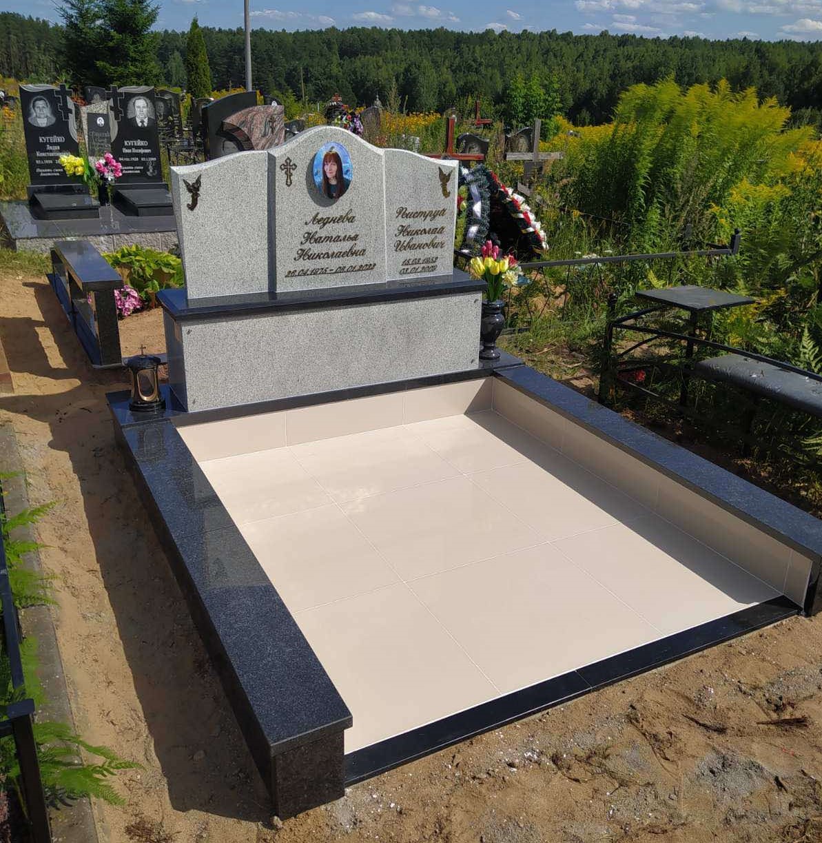 Памятник какой формы лучше всего устанавливать на кладбище?